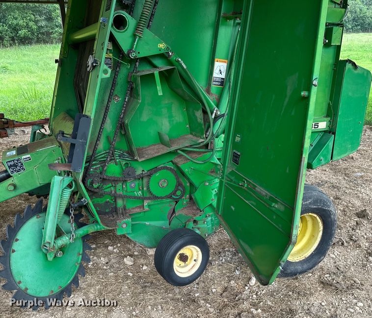 image for item ML9151 1994 John Deere 535  round baler