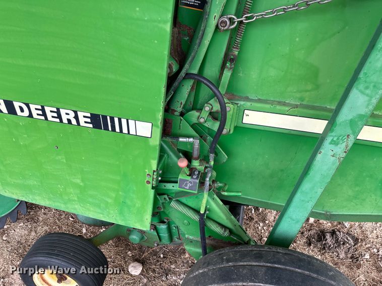 image for item ML9151 1994 John Deere 535  round baler