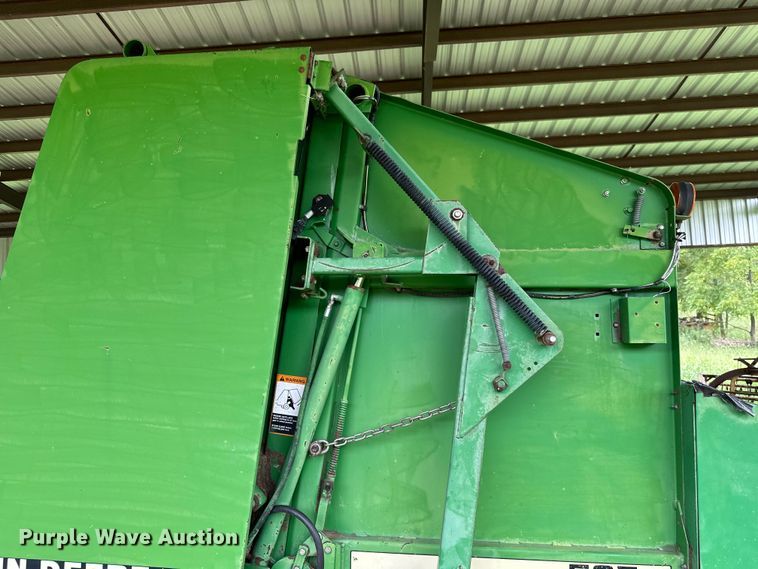 image for item ML9151 1994 John Deere 535  round baler