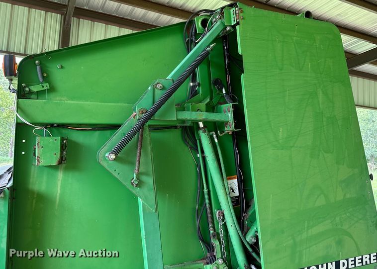 image for item ML9151 1994 John Deere 535  round baler