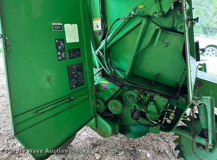 image for item ML9151 1994 John Deere 535  round baler