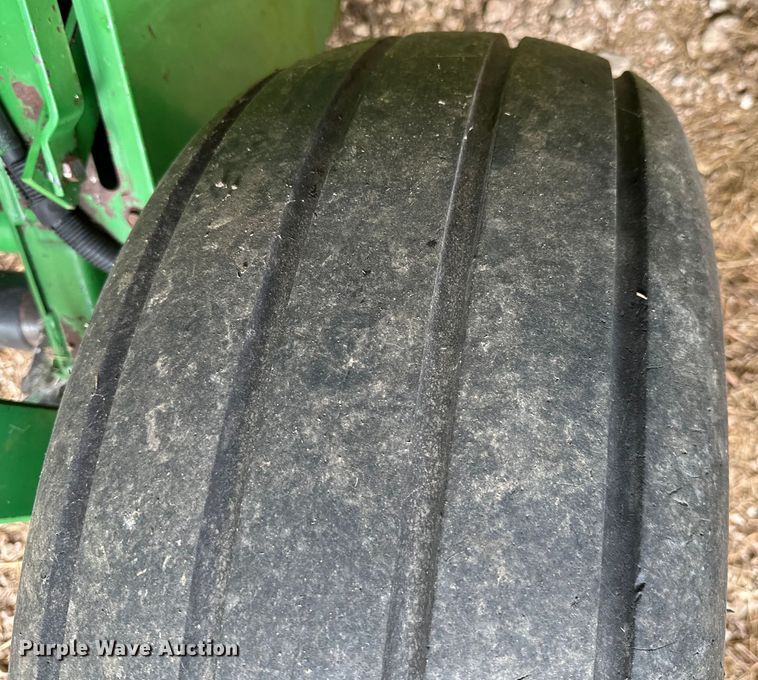 image for item ML9151 1994 John Deere 535  round baler