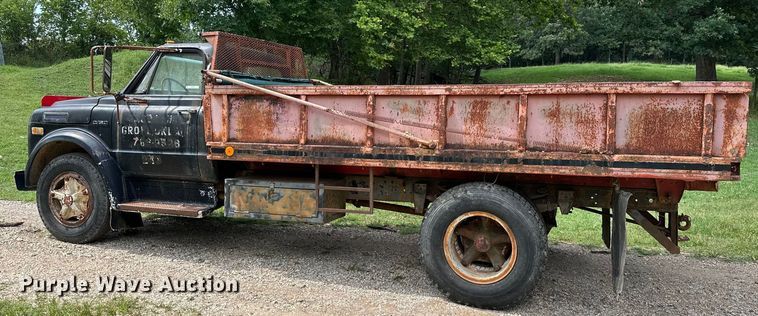 image for item ML9154 1969 Chevrolet C60  dump flatbed truck