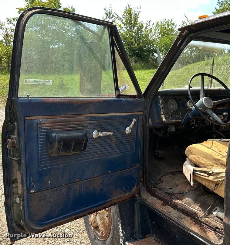 image for item ML9154 1969 Chevrolet C60  dump flatbed truck