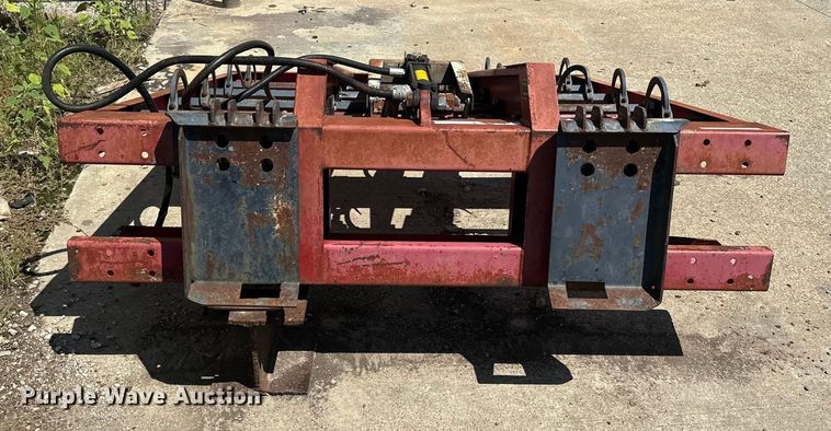 image for item ML9157 Hoelscher 100  skid steer bale accumulator grapple