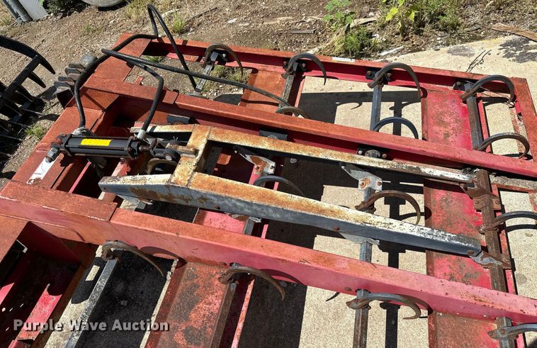 image for item ML9157 Hoelscher 100  skid steer bale accumulator grapple