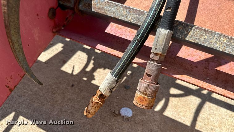 image for item ML9157 Hoelscher 100  skid steer bale accumulator grapple