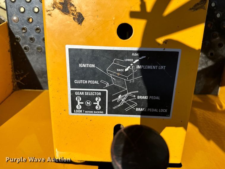 image for item ML9187 International Cub Lo-Boy 154  tractor