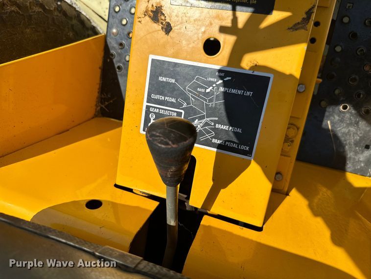 image for item ML9187 International Cub Lo-Boy 154  tractor