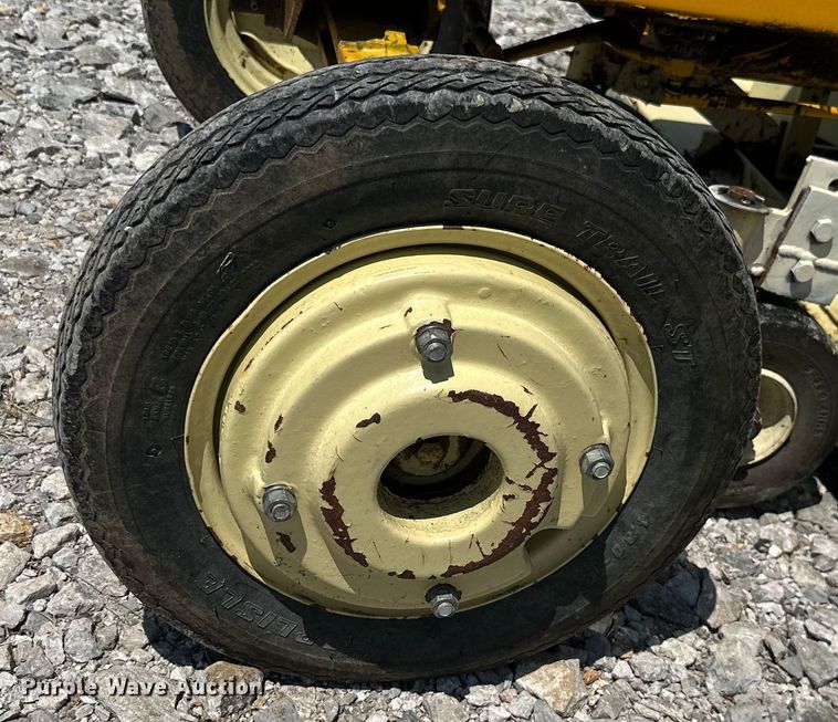 image for item ML9187 International Cub Lo-Boy 154  tractor