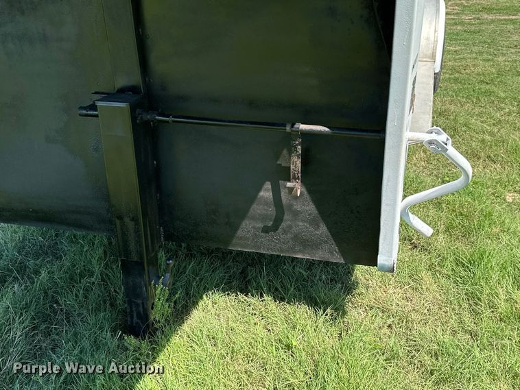 image for item ML9195 1991 Turnbow Trailers  horse trailer