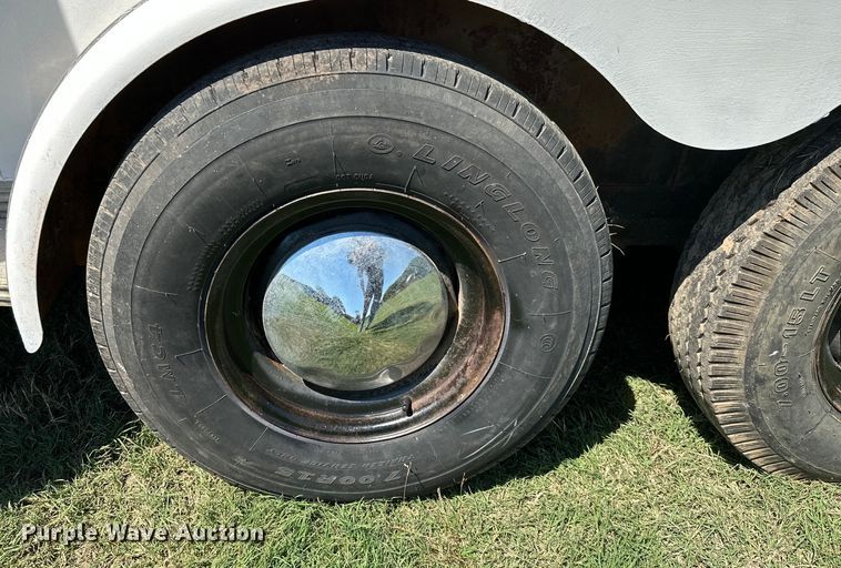 image for item ML9195 1991 Turnbow Trailers  horse trailer