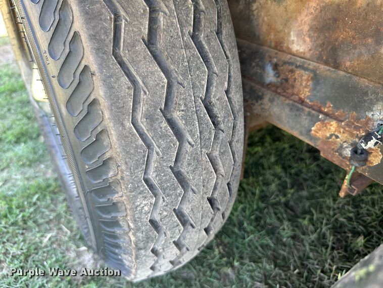 image for item ML9195 1991 Turnbow Trailers  horse trailer