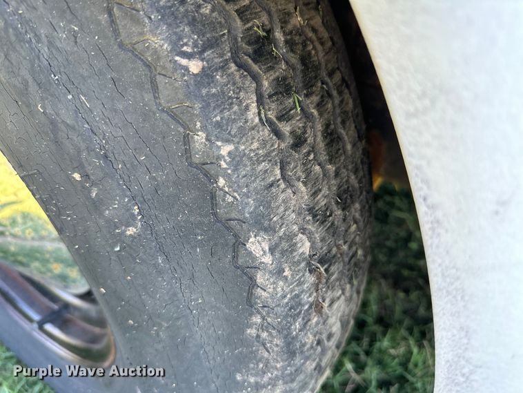 image for item ML9195 1991 Turnbow Trailers  horse trailer