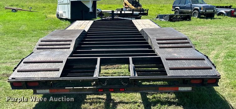 image for item ML9196 2004 Starlite 22 CT  combine trailer