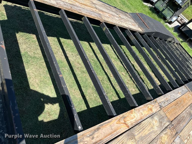 image for item ML9196 2004 Starlite 22 CT  combine trailer