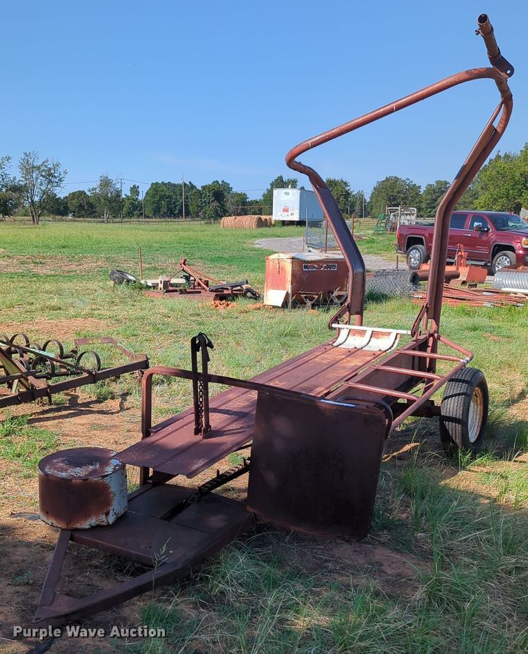image for item MY9939 Cherokee  pop-up bale loader