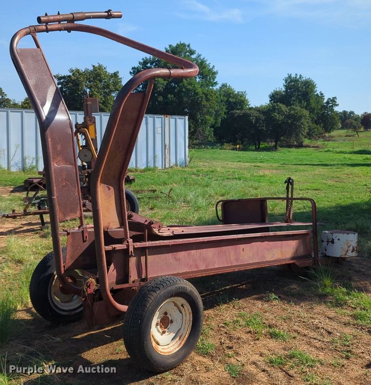image for item MY9939 Cherokee  pop-up bale loader