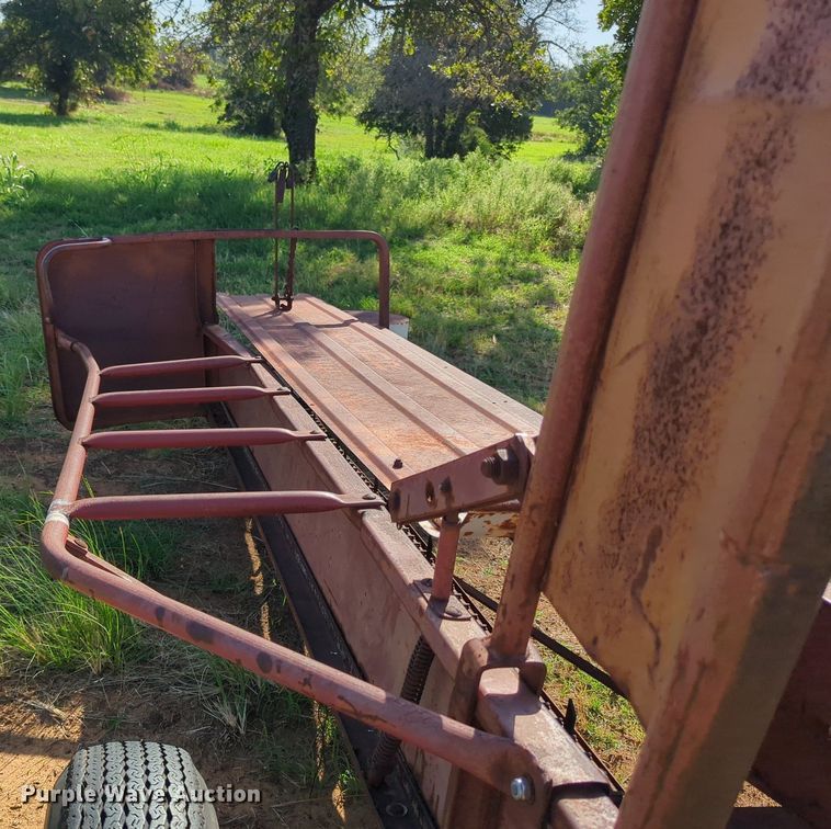 image for item MY9939 Cherokee  pop-up bale loader