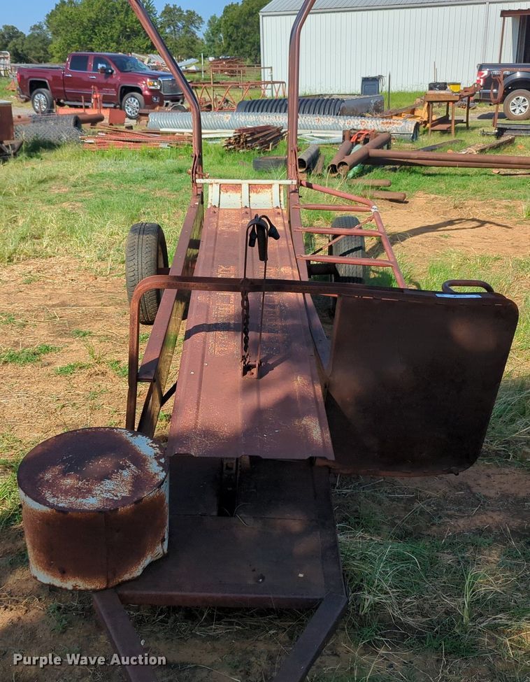 image for item MY9939 Cherokee  pop-up bale loader