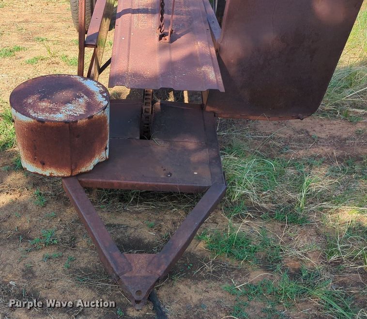 image for item MY9939 Cherokee  pop-up bale loader