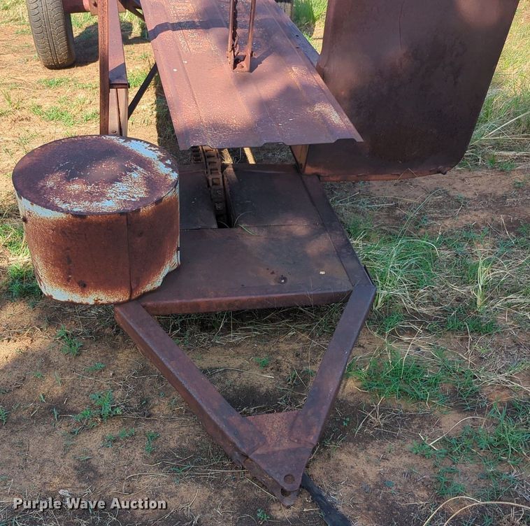 image for item MY9939 Cherokee  pop-up bale loader