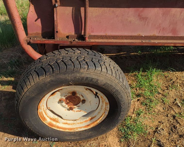 image for item MY9939 Cherokee  pop-up bale loader