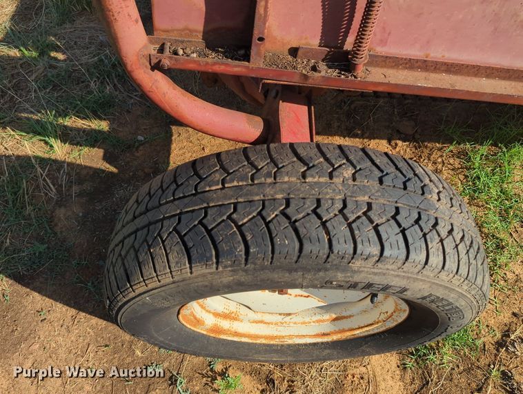 image for item MY9939 Cherokee  pop-up bale loader