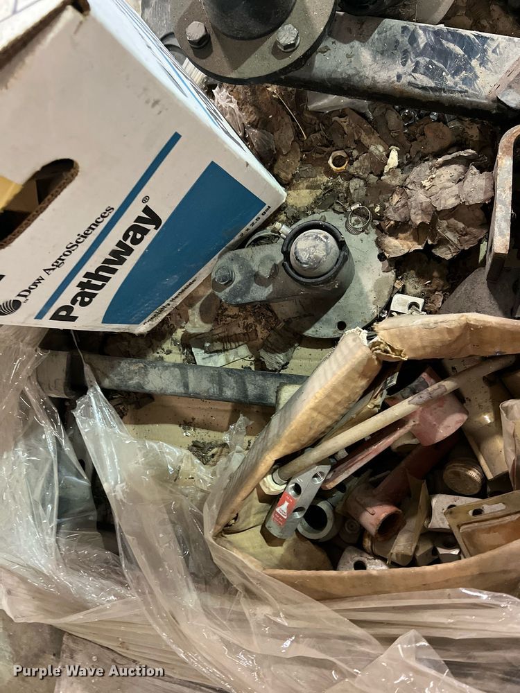 image for item NA9094 (2) pallets of applicator bar parts