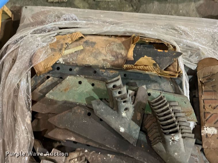 image for item NA9094 (2) pallets of applicator bar parts