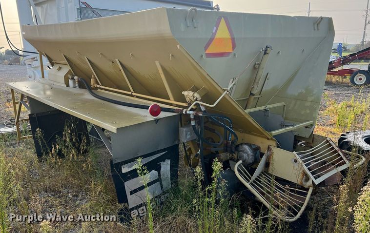 image for item NA9123 New Leader L2020  spreader bed