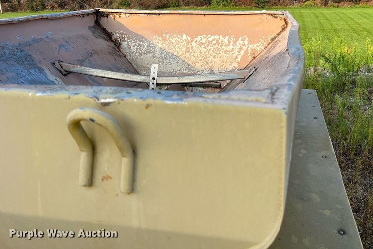 image for item NA9123 New Leader L2020  spreader bed