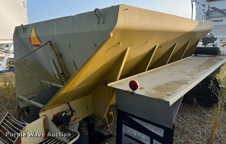 image for item NA9123 New Leader L2020  spreader bed