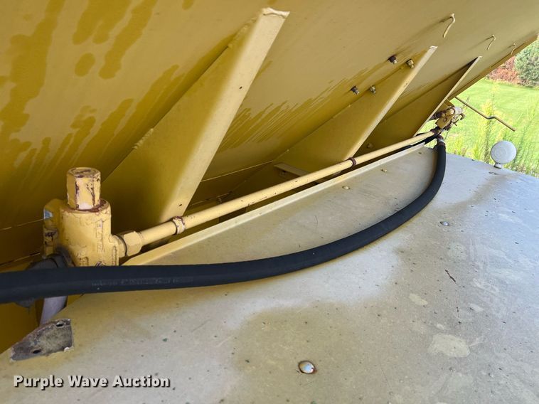 image for item NA9123 New Leader L2020  spreader bed