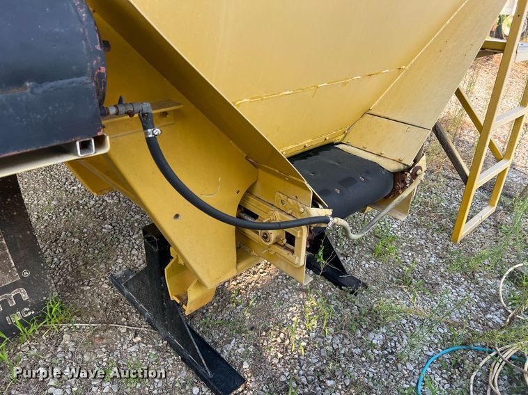 image for item NA9123 New Leader L2020  spreader bed