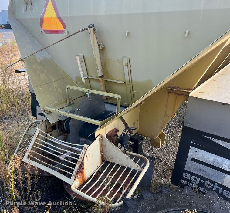 image for item NA9123 New Leader L2020  spreader bed