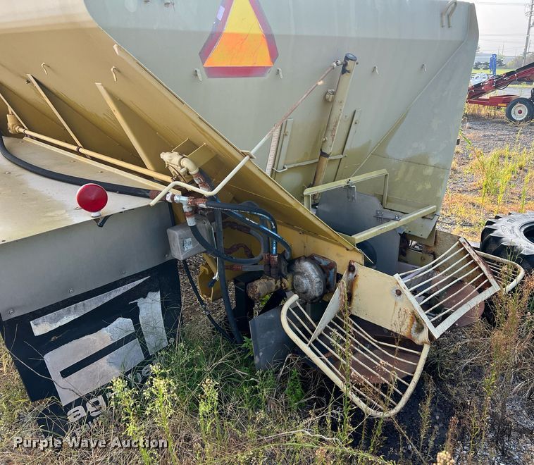 image for item NA9123 New Leader L2020  spreader bed