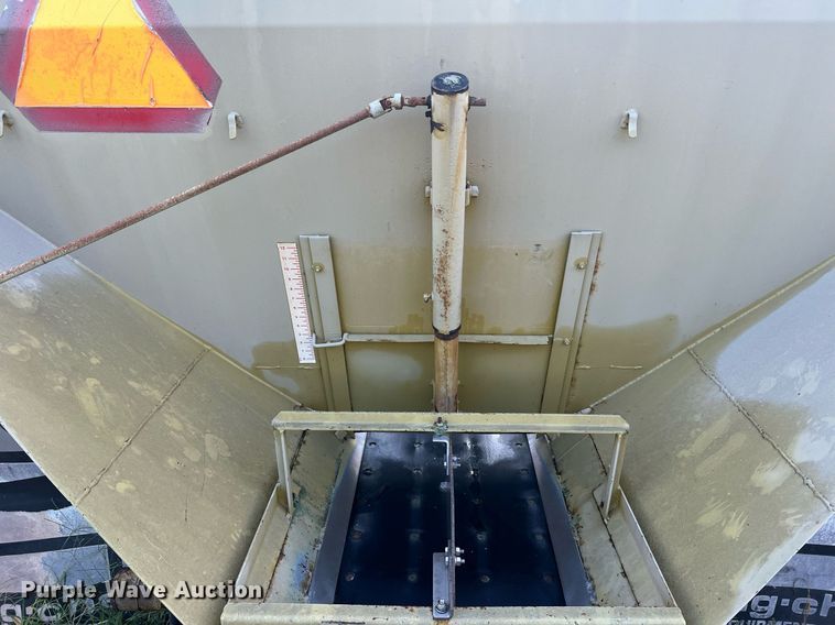 image for item NA9123 New Leader L2020  spreader bed