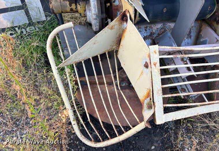 image for item NA9123 New Leader L2020  spreader bed