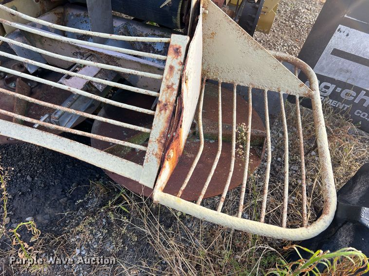 image for item NA9123 New Leader L2020  spreader bed