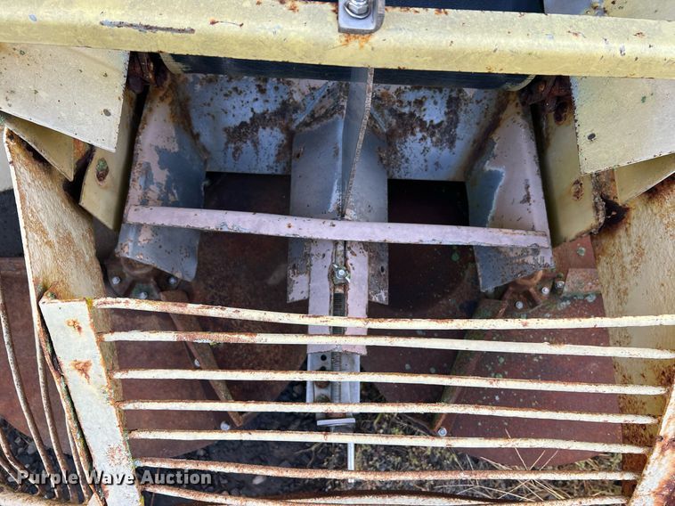 image for item NA9123 New Leader L2020  spreader bed