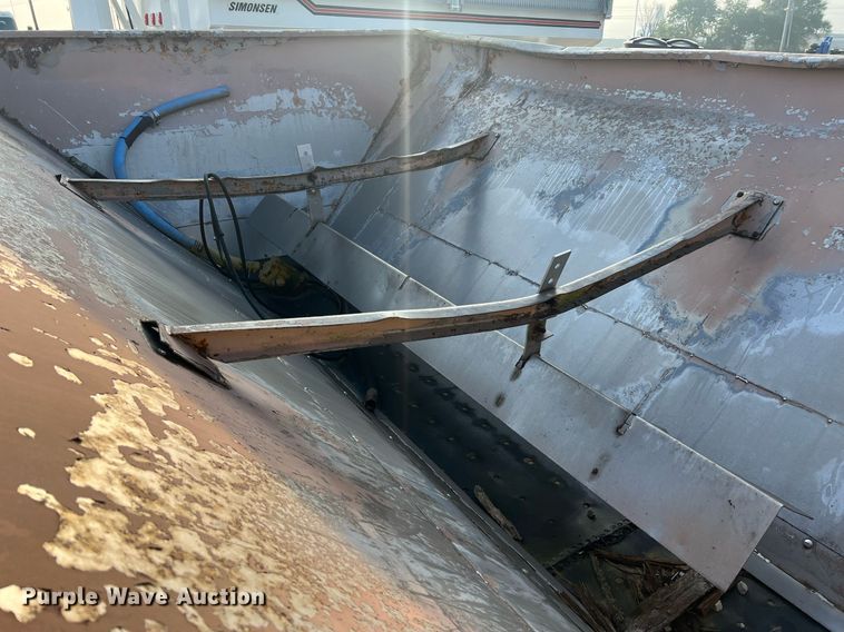 image for item NA9123 New Leader L2020  spreader bed