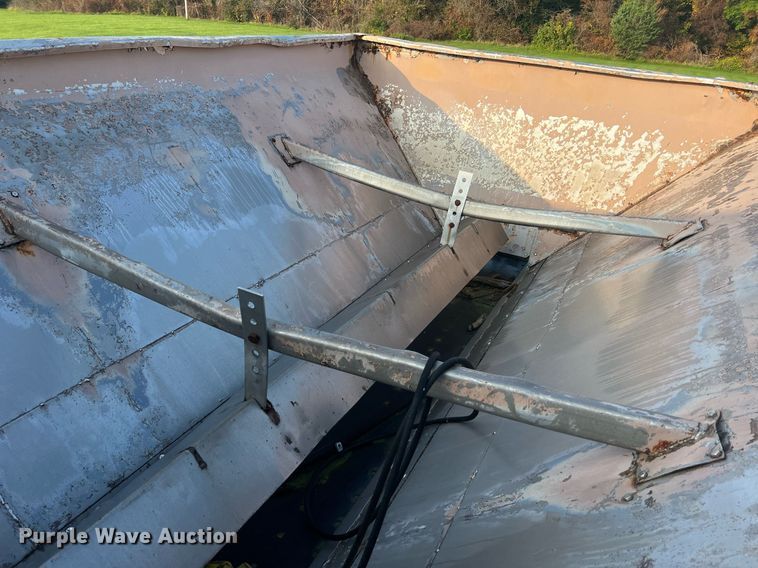 image for item NA9123 New Leader L2020  spreader bed