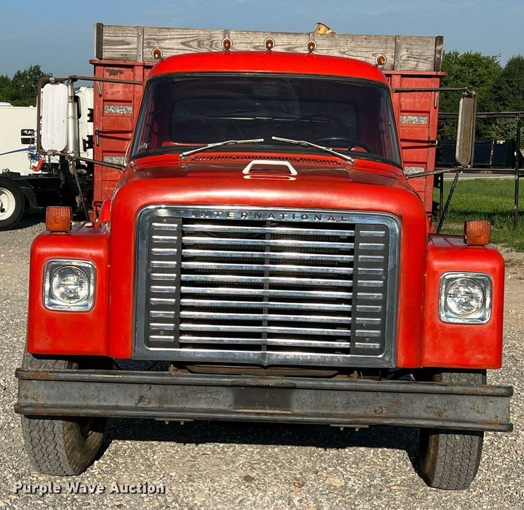 image for item NA9138 1976 International Loadstar 1600  grain truck