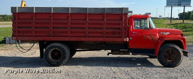 image for item NA9138 1976 International Loadstar 1600  grain truck