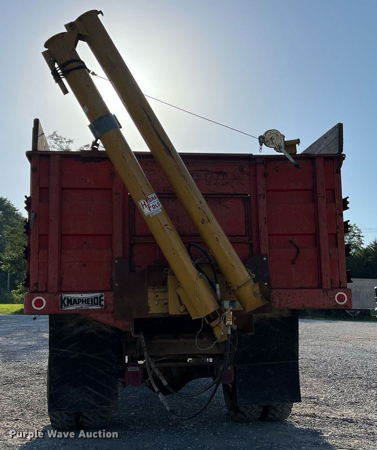 image for item NA9138 1976 International Loadstar 1600  grain truck