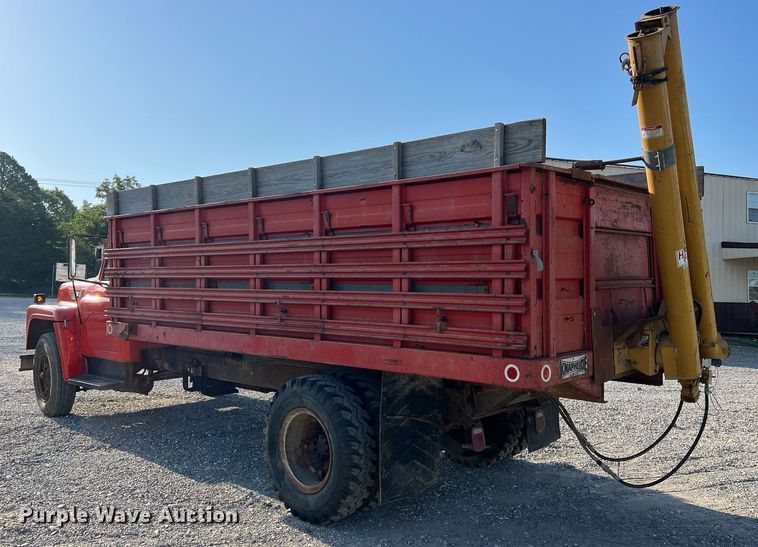 image for item NA9138 1976 International Loadstar 1600  grain truck