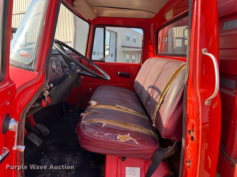 image for item NA9138 1976 International Loadstar 1600  grain truck