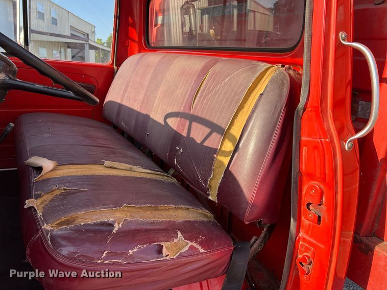 image for item NA9138 1976 International Loadstar 1600  grain truck