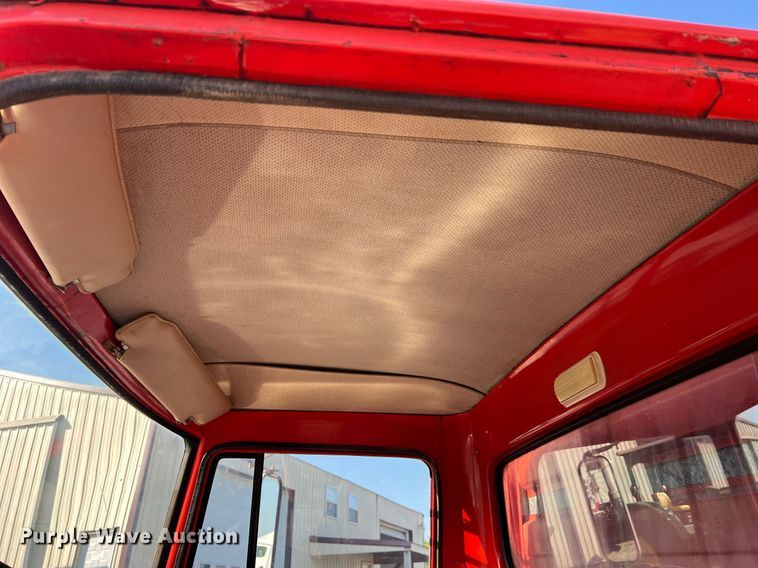 image for item NA9138 1976 International Loadstar 1600  grain truck